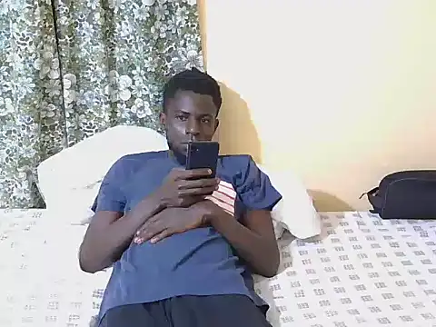Snapshot of large_blackdick chatting on 09-22-25, 08:04 large blackdick online show from 09-22-25, 08:04
