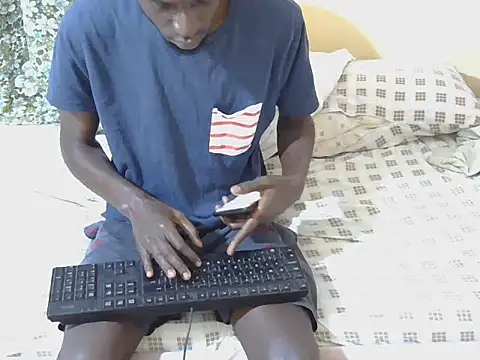 Snapshot of large_blackdick chatting on 10-11-25, 05:47 large blackdick online show from 10-11-25, 05:47