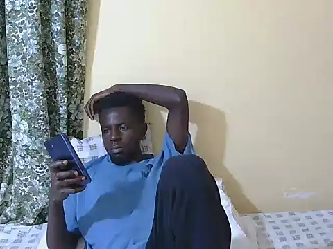 Snapshot of large_blackdick chatting on 10-09-25, 03:34 large blackdick online show from 10-09-25, 03:34