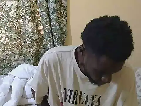 Snapshot of large_blackdick chatting on 09-15-25, 01:00 large blackdick online show from 09-15-25, 01:00