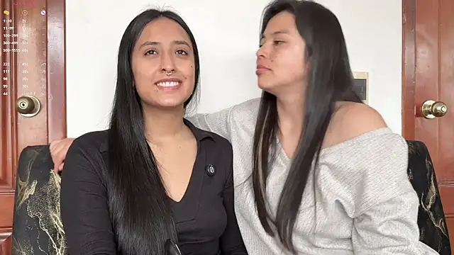 Snapshot of 2SummerLove1 chatting on 02-09-26, 07:01 2SummerLove1 online show from 02-09-26, 07:01