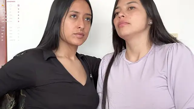 Snapshot of 2SummerLove1 chatting on 02-12-26, 07:57 2SummerLove1 online show from 02-12-26, 07:57