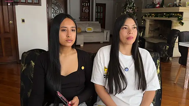 2SummerLove1 online show from 11-25-25, 02:28