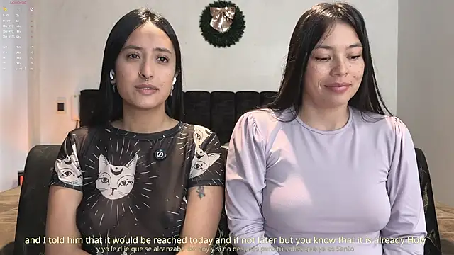 Snapshot of 2SummerLove1 chatting on 02-17-26, 10:40 2SummerLove1 online show from 02-17-26, 10:40