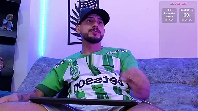 Snapshot of Bruno_Mattos chatting on 12-17-25, 07:08 Bruno Mattos online show from 12-17-25, 07:08