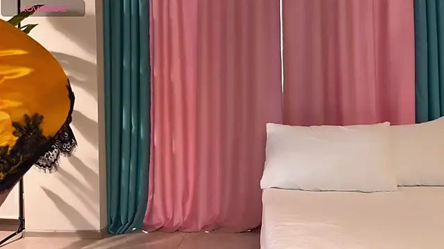 UrGoddessJenny online show from 05-04-26, 10:07