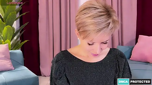 Snapshot of UrGoddessJenny chatting on 12-02-24, 06:49 UrGoddessJenny online show from 12-02-24, 06:49