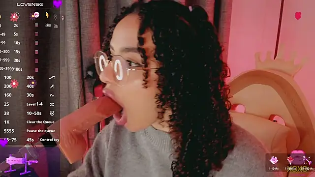 Snapshot of Queen_Deepthroat chatting on 10-08-25, 11:49 Queen Deepthroat online show from 10-08-25, 11:49