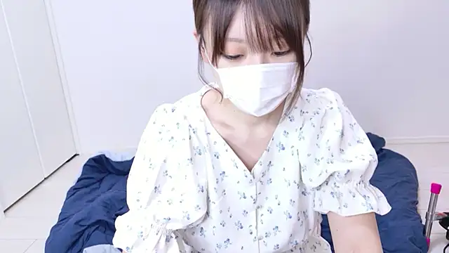 hi---chan- online show from 04-27-26, 08:07