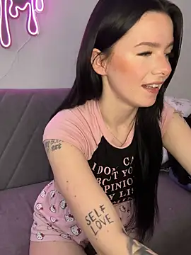 RoxiBlack online show from 04-16-26, 06:47