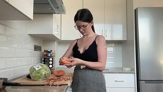 RoxiBlack online show from 11-10-25, 07:35