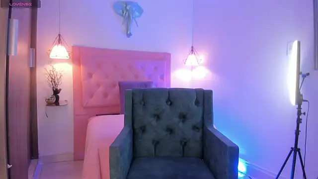 kimmy099 online show from 03-18-25, 10:37