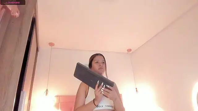 kimmy099 online show from 03-09-25, 07:48