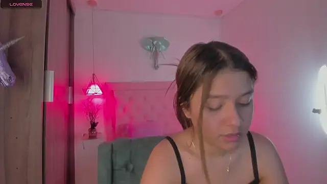 kimmy099 online show from 02-09-25, 10:54