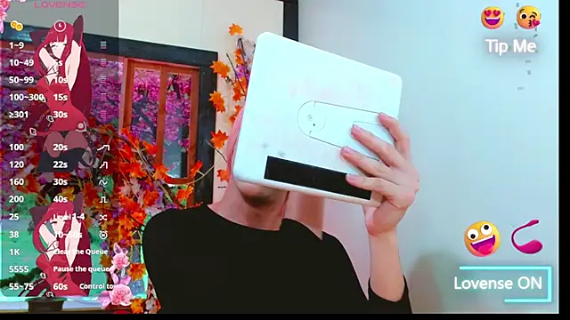 Victoria Kastelo online show from 10-31-25, 02:13