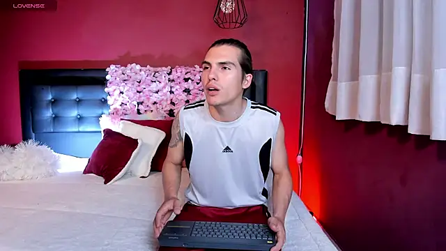  Tattoo Couple online show from 09-19-25, 01:48