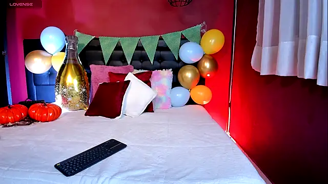  Tattoo Couple online show from 09-28-25, 02:24