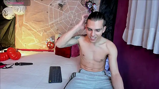  Tattoo Couple online show from 10-31-25, 12:46