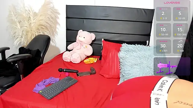 Julieta Coopeer  online show from 09-21-25, 07:02