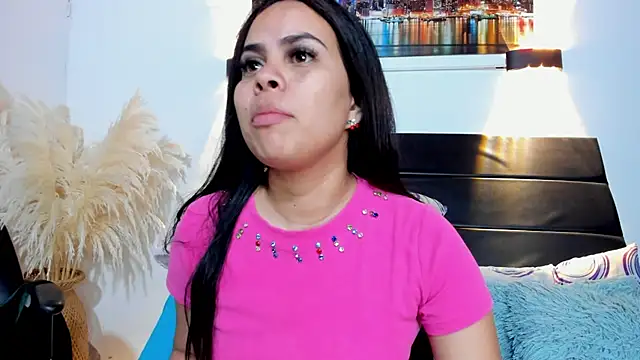 Julieta Coopeer  online show from 09-30-25, 10:43