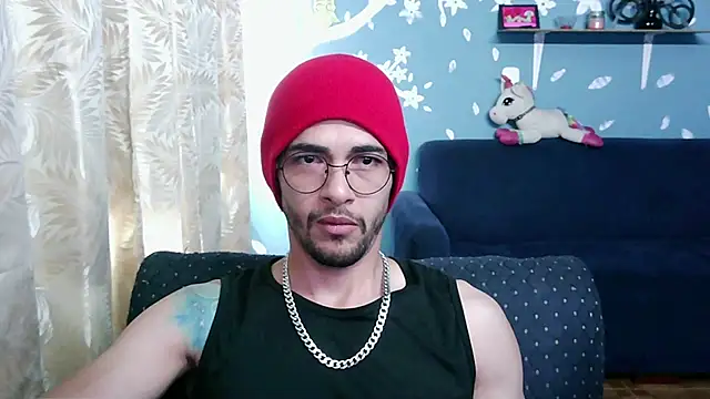 Snapshot of ponzothc chatting on 10-25-25, 09:15 ponzothc online show from 10-25-25, 09:15