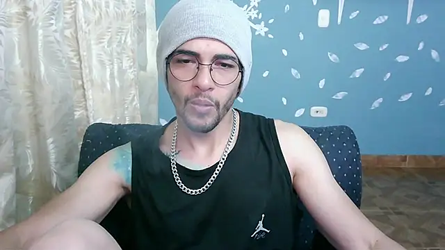 Snapshot of ponzothc chatting on 09-27-25, 07:53 ponzothc online show from 09-27-25, 07:53