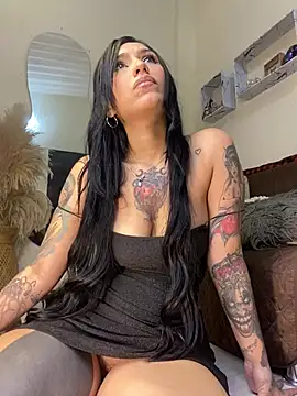Snapshot of Sweetie_Arianna chatting on 03-06-25, 04:41 Sweetie Arianna online show from 03-06-25, 04:41