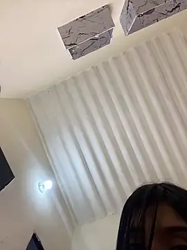 Snapshot of Sweetie_Arianna chatting on 02-21-25, 06:29 Sweetie Arianna online show from 02-21-25, 06:29