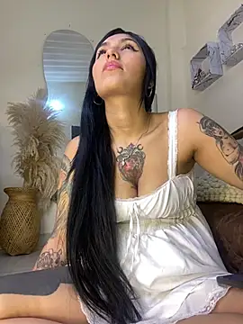 Snapshot of Sweetie_Arianna chatting on 03-05-25, 05:40 Sweetie Arianna online show from 03-05-25, 05:40