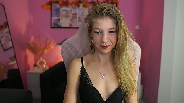 missicute online show from 12-01-25, 07:37