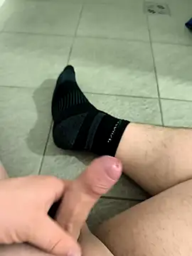 Snapshot of Yolinga205 chatting on 10-23-25, 01:10 Yolinga205 online show from 10-23-25, 01:10