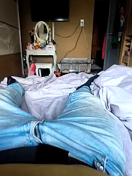 Snapshot of Yolinga205 chatting on 10-13-25, 06:26 Yolinga205 online show from 10-13-25, 06:26