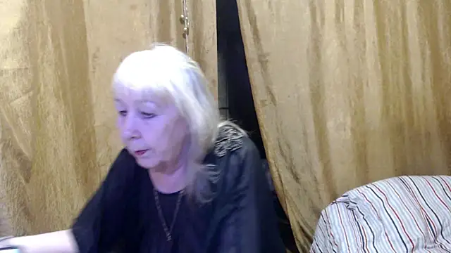 Snapshot of _Estelitta_5 chatting on 02-21-25, 06:04  Estelitta 5 online show from 02-21-25, 06:04