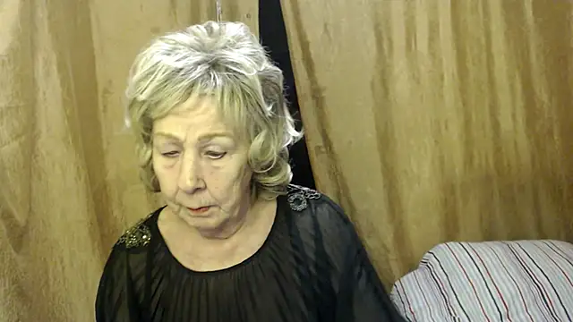 Snapshot of _Estelitta_5 chatting on 02-18-25, 11:52  Estelitta 5 online show from 02-18-25, 11:52