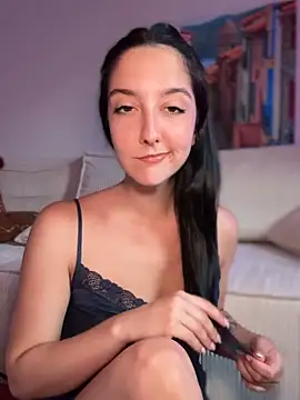 Snapshot of _Juliette chatting on 06-16-26, 07:03 Juliette online show from 06-16-26, 07:03