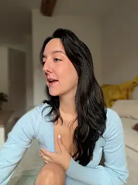 Snapshot of _Juliette chatting on 06-04-26, 08:41 Juliette online show from 06-04-26, 08:41