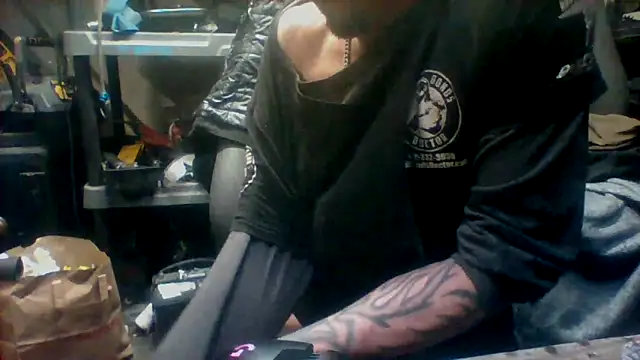 Aaronbp online show from 10-31-25, 07:49