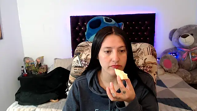 Lorenahot 06 online show from 03-18-26, 05:58