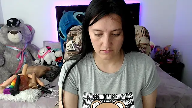 Lorenahot 06 online show from 12-20-25, 11:18