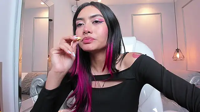 AzuraKindong online show from 03-15-25, 01:41