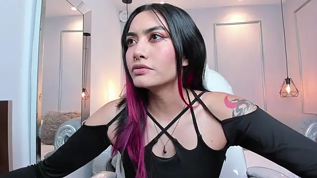 AzuraKindong online show from 03-18-25, 07:33