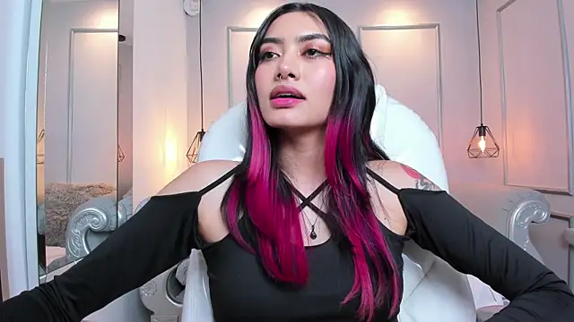 AzuraKindong online show from 03-18-25, 10:37