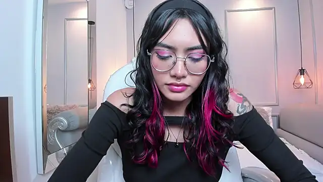 AzuraKindong online show from 03-22-25, 01:32