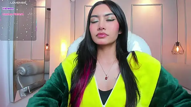 AzuraKindong online show from 10-16-25, 07:33