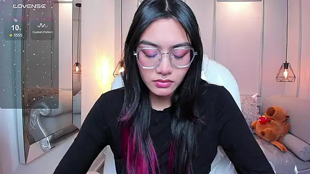 AzuraKindong online show from 09-26-25, 07:21