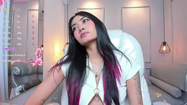 AzuraKindong online show from 10-24-25, 07:24