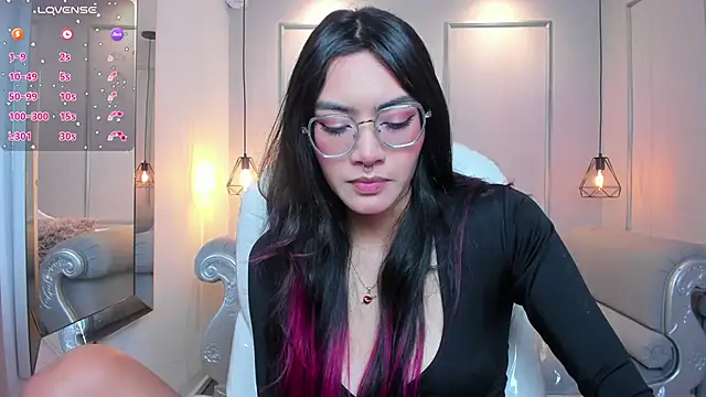 AzuraKindong online show from 10-14-25, 07:14