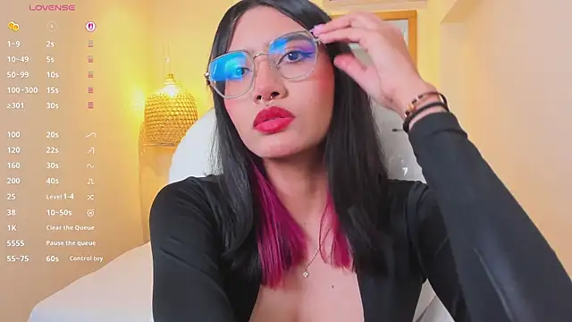 AzuraKindong online show from 03-12-26, 07:51