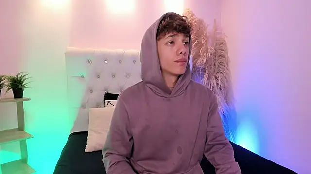 Tomy Rox online show from 11-19-25, 08:20