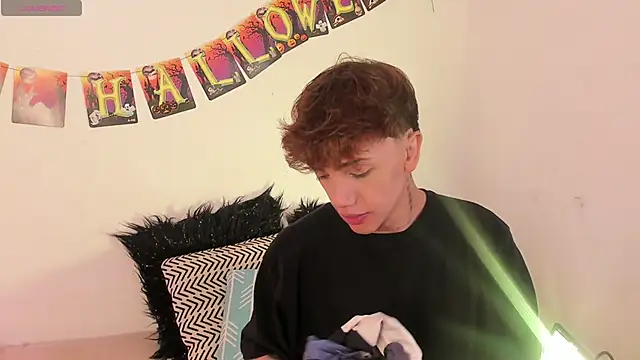 Tomy Rox online show from 10-29-25, 07:46